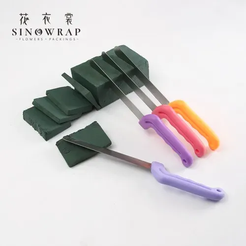 Фиолетовый нож для флористической пены photo 2