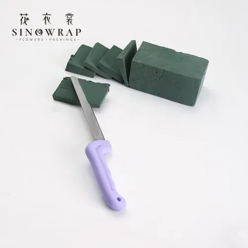 Фиолетовый нож для флористической пены photo 5