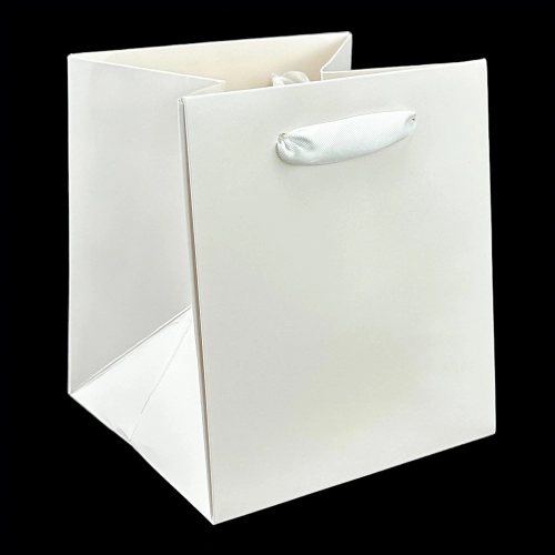 Set 10 pungi cu flori albe cu manere din satin